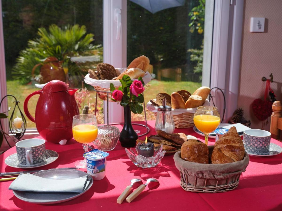 Les Roses Bed & Breakfast Santec Exterior photo